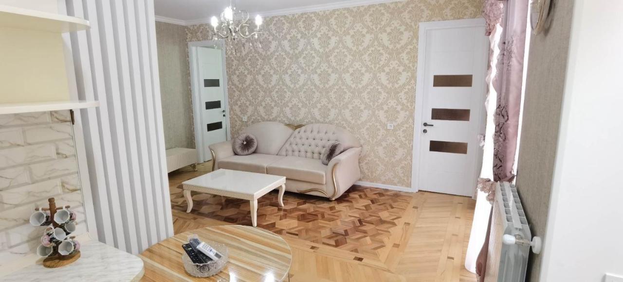 Nano'S Apartament-2 Kutaisi Exterior photo