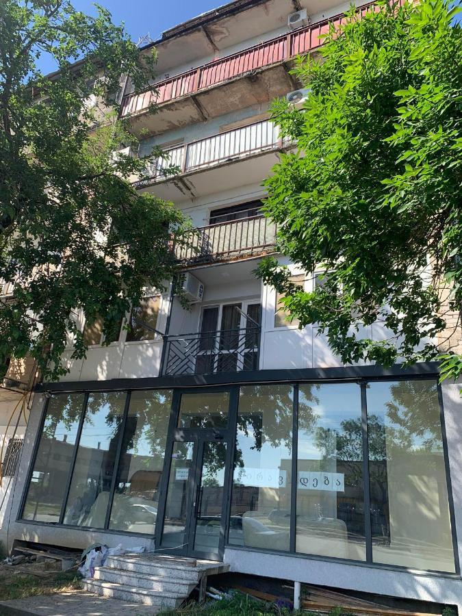 Nano'S Apartament-2 Kutaisi Exterior photo